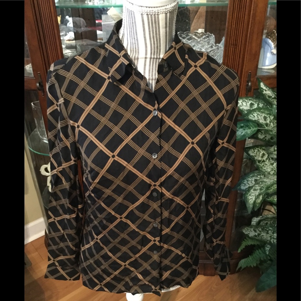 NWT Ann Taylor long sleeve blouse in check pattern